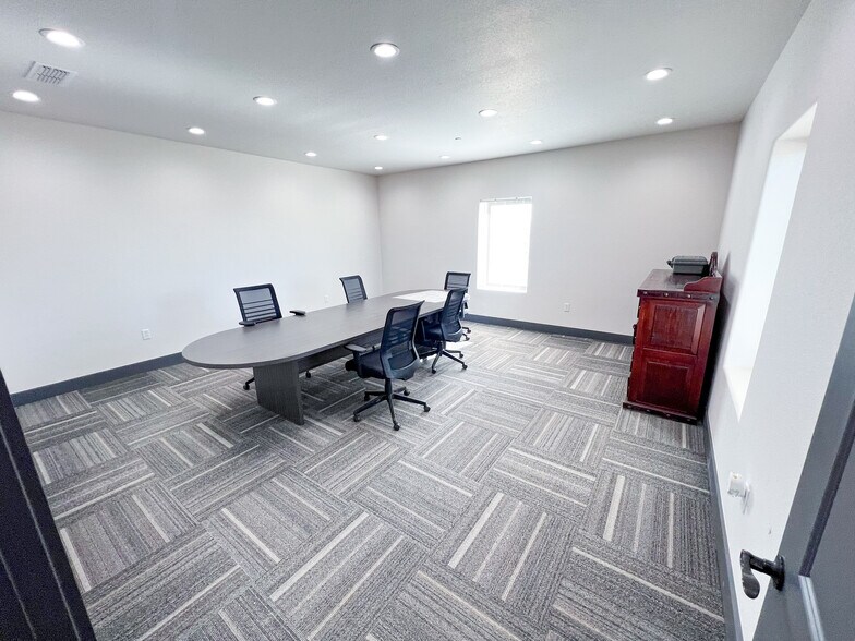 More Photos Of 2401 E County Road 155, Midland Service For Sale