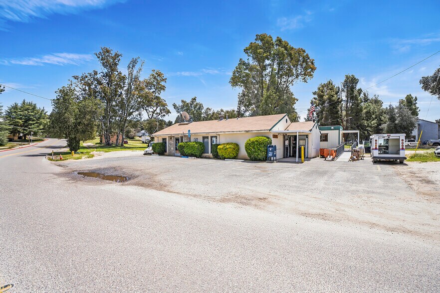 More Photos Of 431 Jeb Stuart rd, Campo Dormitory For Sale