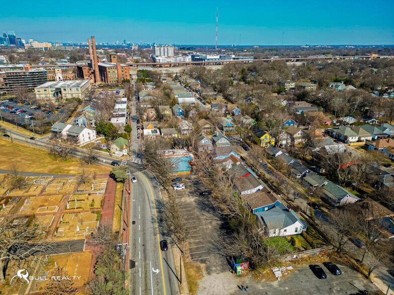 More Photos Of 242 SE Boulevard, Atlanta Restaurant For Sale