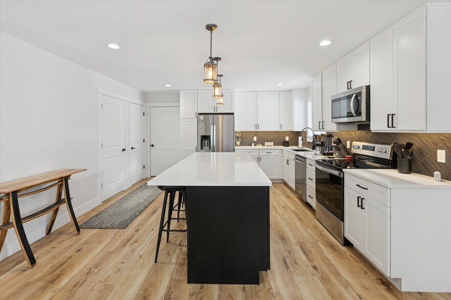 More Photos Of 8370 Lakeview Rd, Alanson Winery Vineyard For Sale