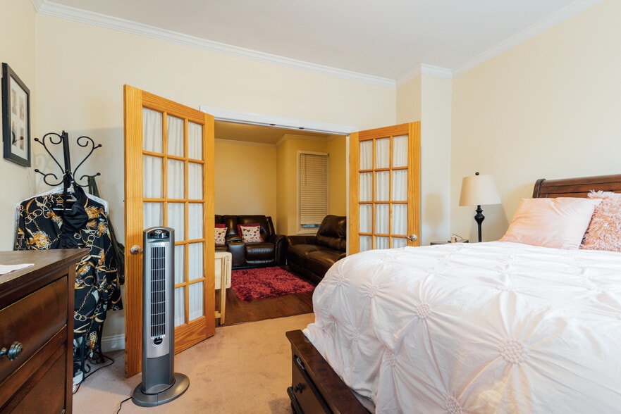 More Photos Of 804 Broadway, Bayonne Storefront Retail Residential For Lease