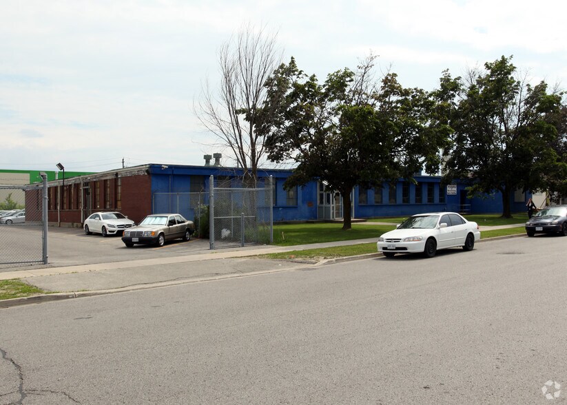 More Photos Of 119 Vanderhoof Ave, Toronto Warehouse For Lease