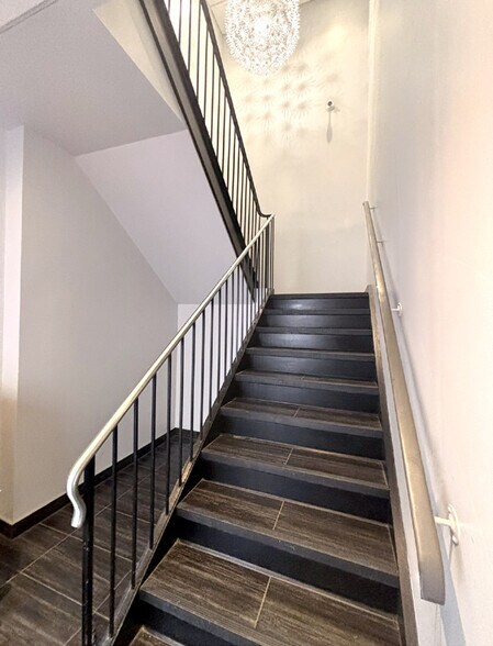 More Photos Of 10 Meteor Dr, Toronto Manufacturing For Sale