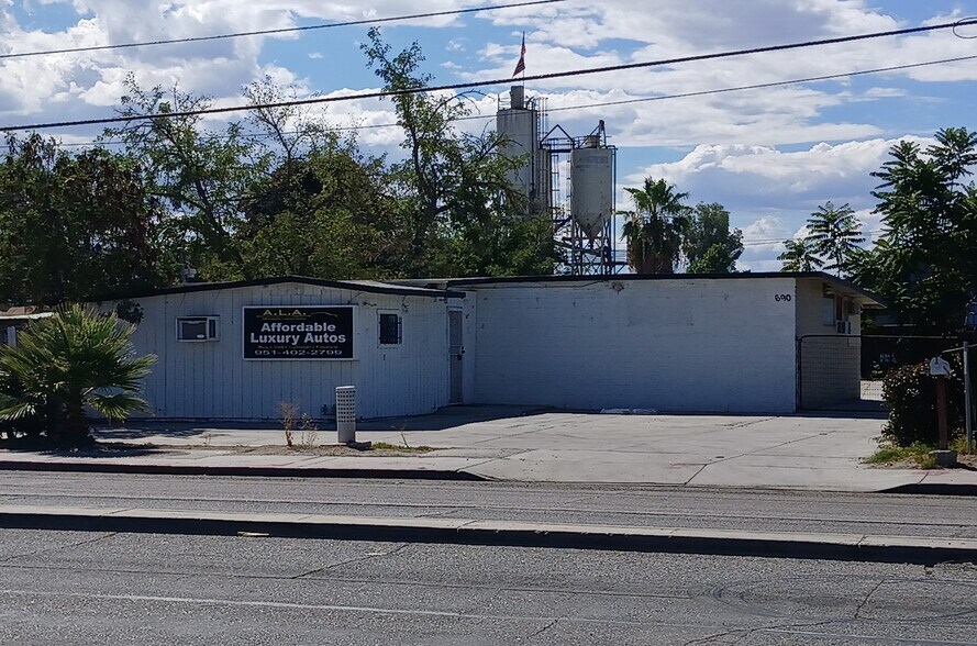 Primary Photo Of 690 W Esplanade Ave, San Jacinto Freestanding For Sale