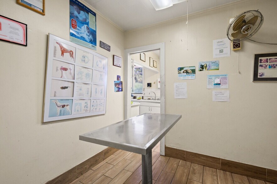 More Photos Of 6603 N Florida Ave, Tampa Veterinarian Kennel For Lease
