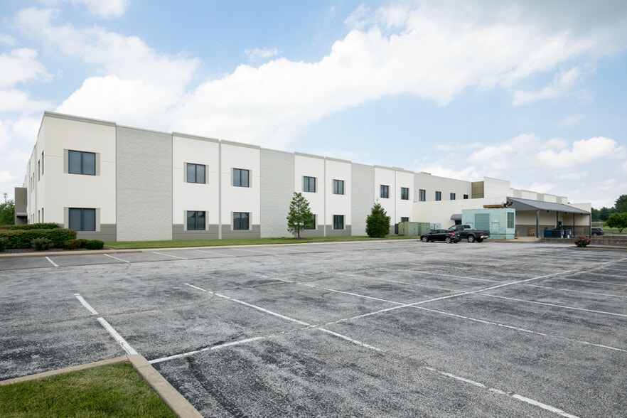 More Photos Of 7650 Magna Dr, Belleville Medical For Lease