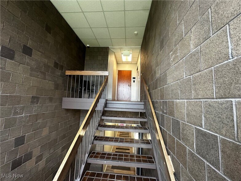 More Photos Of 2850 S Arlington Rd, Akron Office For Sale