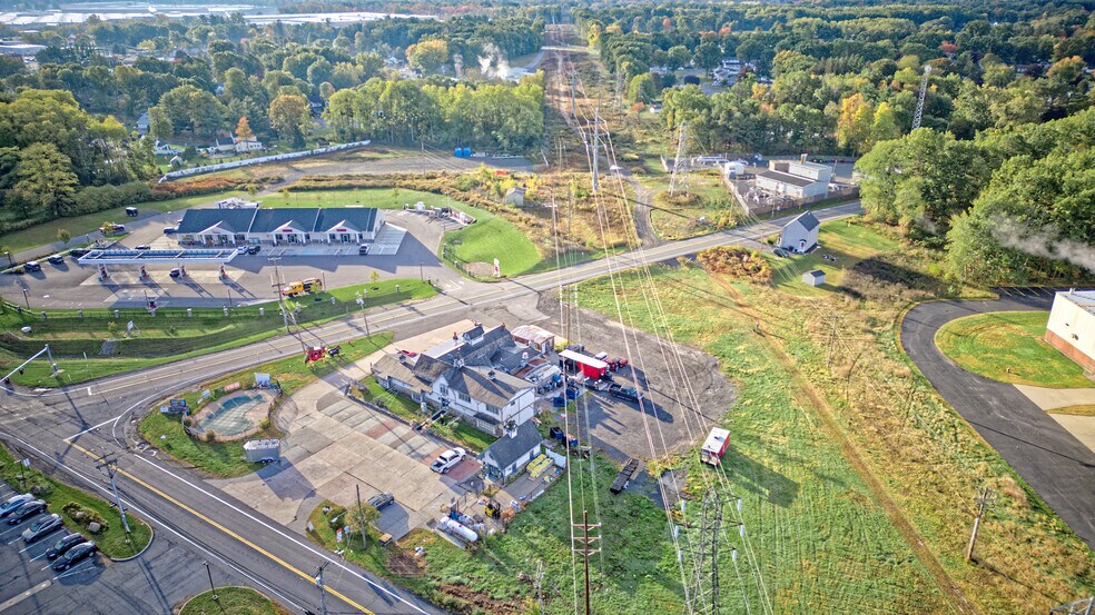 More Photos Of 671 Mariaville Rd, Schenectady Garden Center For Sale