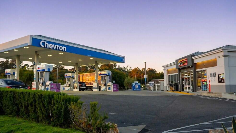 More Photos Of 3645 Rio Rd, Carmel Service Station For Sale