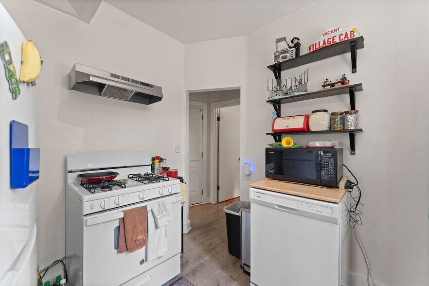 More Photos Of 74 Pearl St, Oakland Apartments For Sale