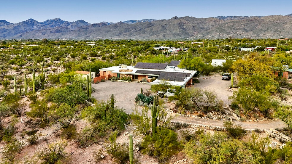 More Photos Of 2751 N Soldier Trl, Tucson Specialty For Sale