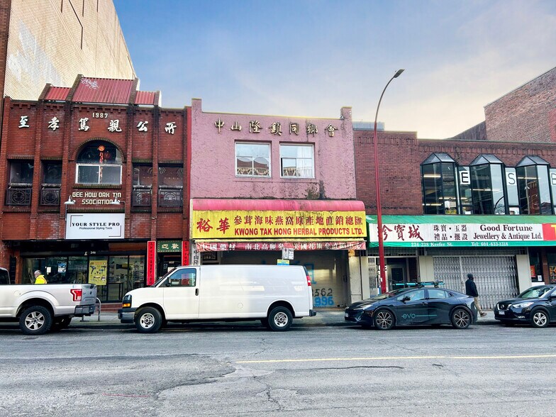 More Photos Of 240 Keefer St, Vancouver Storefront Retail Office For Lease