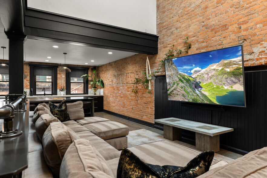 More Photos Of 30-50 2nd St E, Kalispell Office Residential For Sale