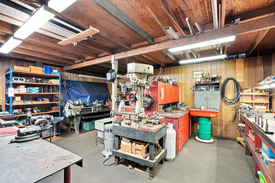 More Photos Of 119 Dewey St, Pacific Grove Auto Repair For Sale