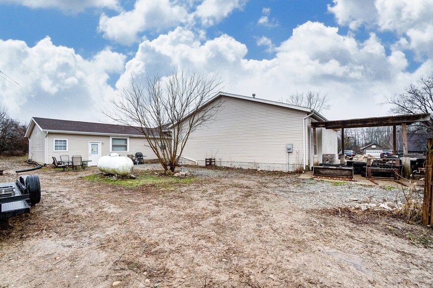 More Photos Of 3245 Piqua Troy Rd, Troy Light Distribution For Sale