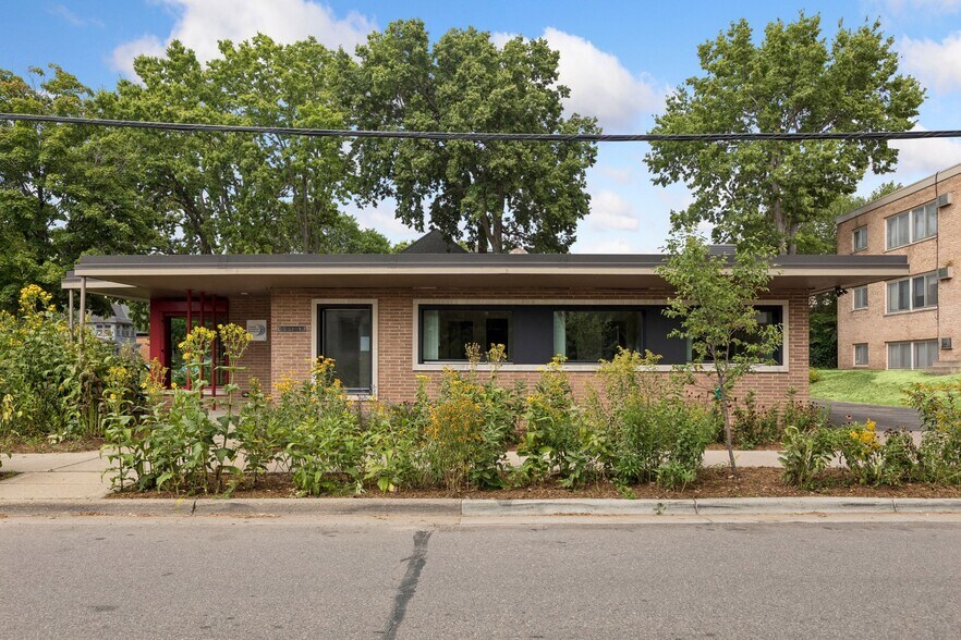 Primary Photo Of 901 NE 23rd Ave, Saint Anthony Office For Sale