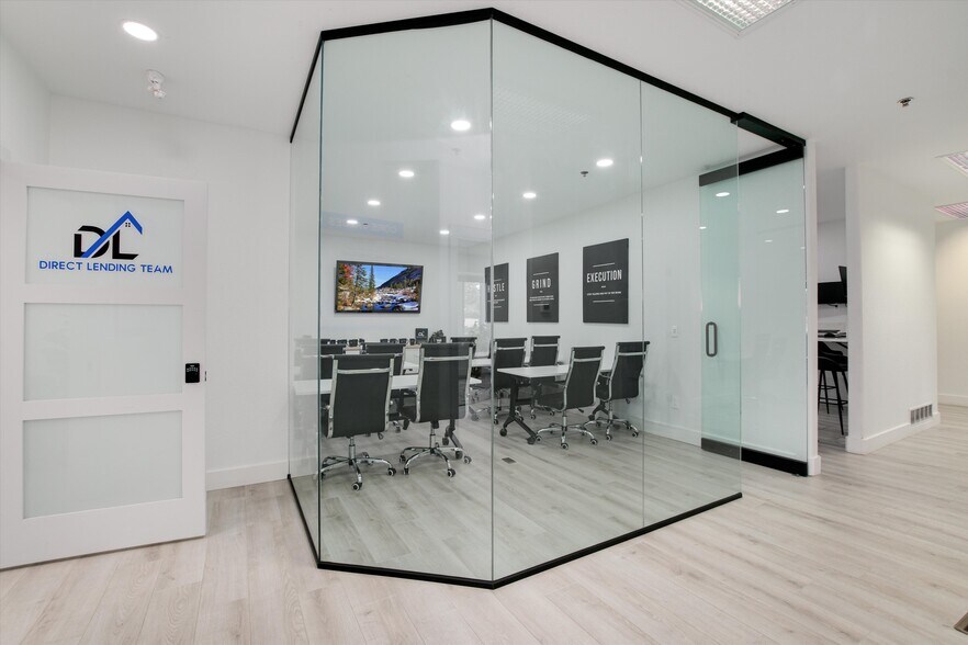 More Photos Of 42 Garden Ctr, Broomfield Office For Lease