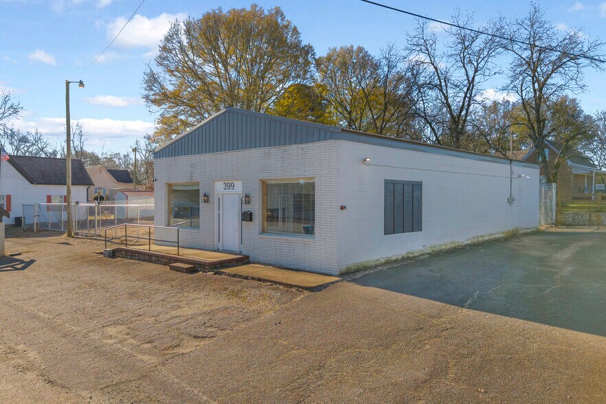 More Photos Of 399 S Elm St, Commerce Storefront For Sale