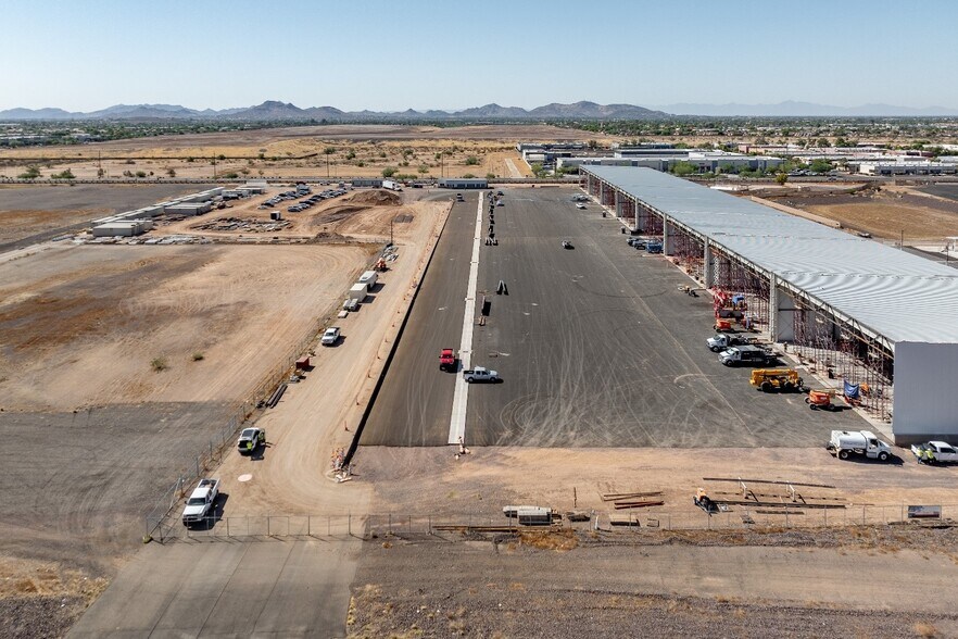 More Photos Of 180 E Deer Valley Dr, Phoenix Airplane Hangar For Lease