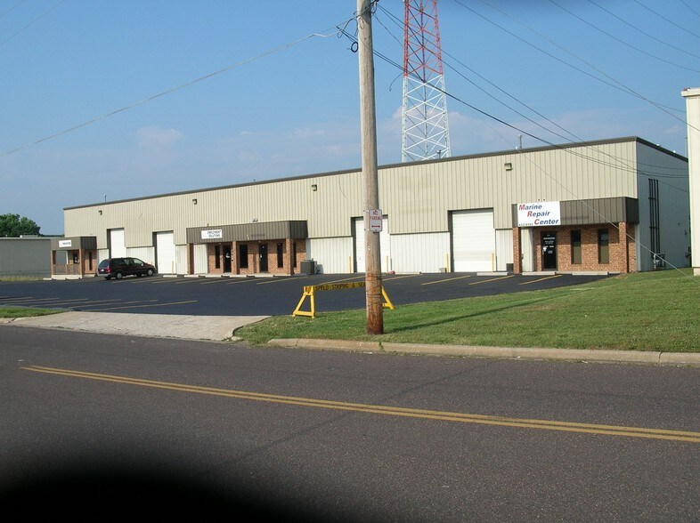 Primary Photo Of 514-526 N Prince Ln, Springfield Warehouse For Lease