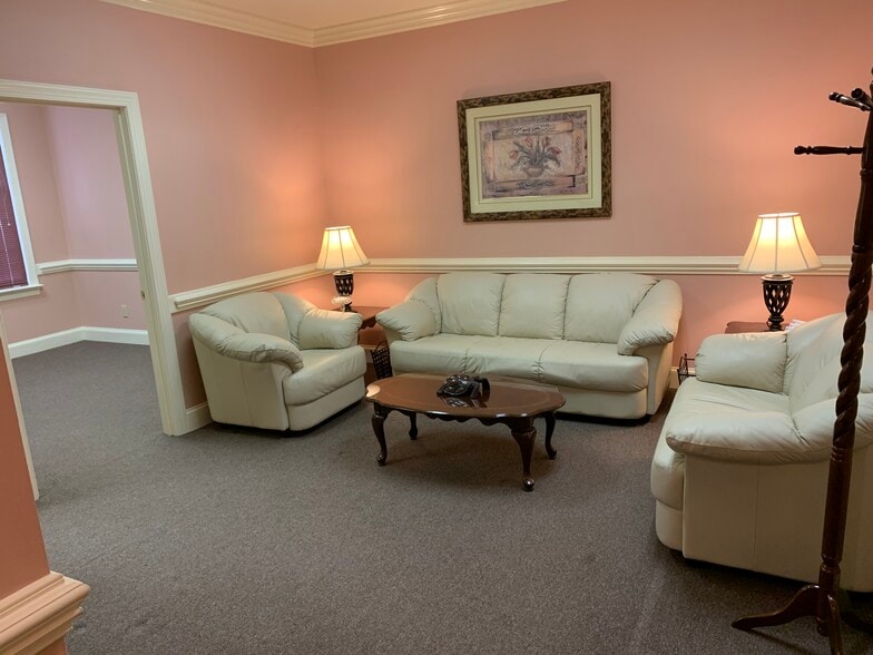 More Photos Of 211 E Six Forks Rd, Raleigh Loft Creative Space For Sale