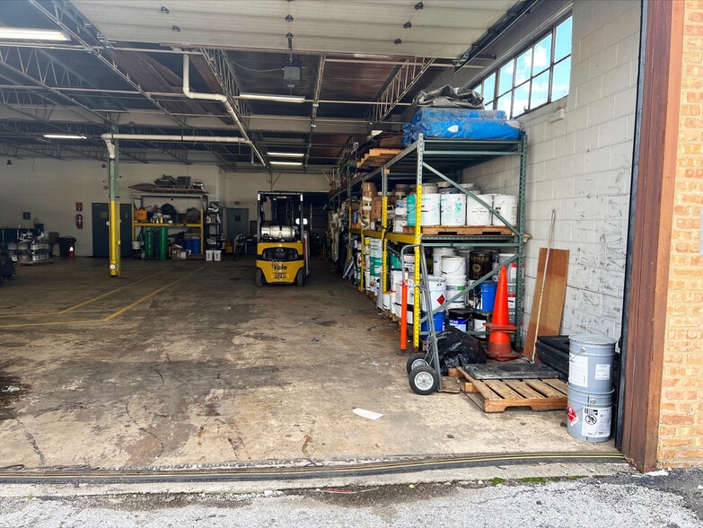 More Photos Of 2082 Estes Ave, Elk Grove Village Warehouse For Sale
