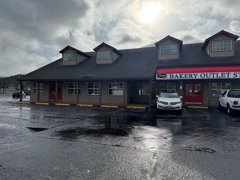 More Photos Of 471 S A St, Springfield Restaurant For Lease