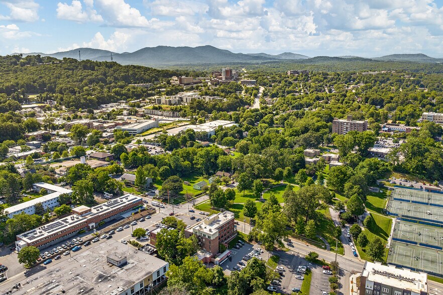 More Photos Of 53 S French Broad Ave, Asheville Medical For Lease
