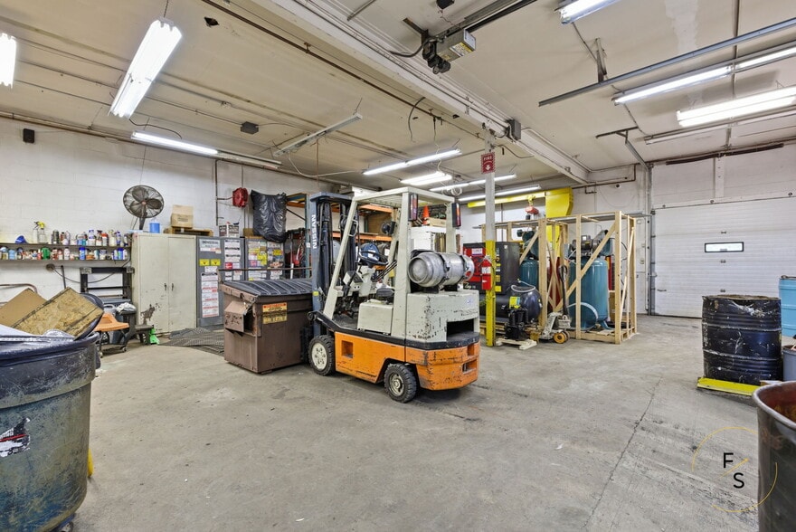 More Photos Of 64 Cody St, West Hartford Warehouse For Sale