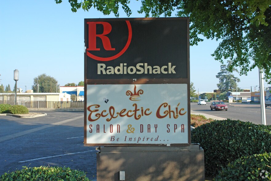 More Photos Of 1725 S Mooney Blvd, Visalia Freestanding For Lease