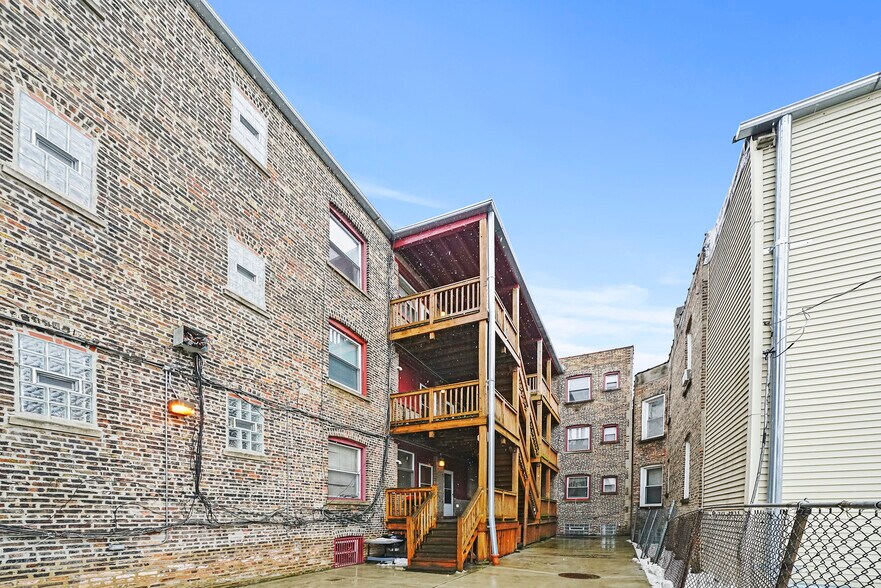 More Photos Of 3548 W 15th St, Chicago Apartments For Sale