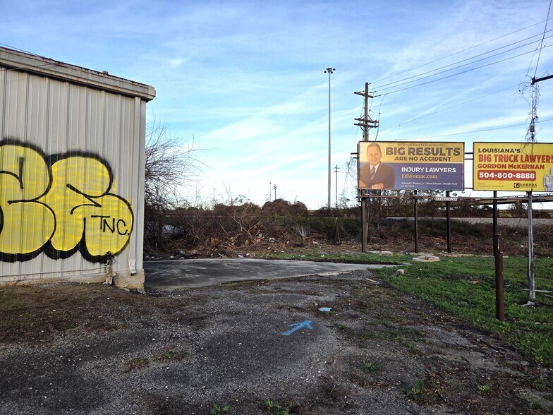More Photos Of 3030 Franklin Ave, New Orleans Industrial For Sale