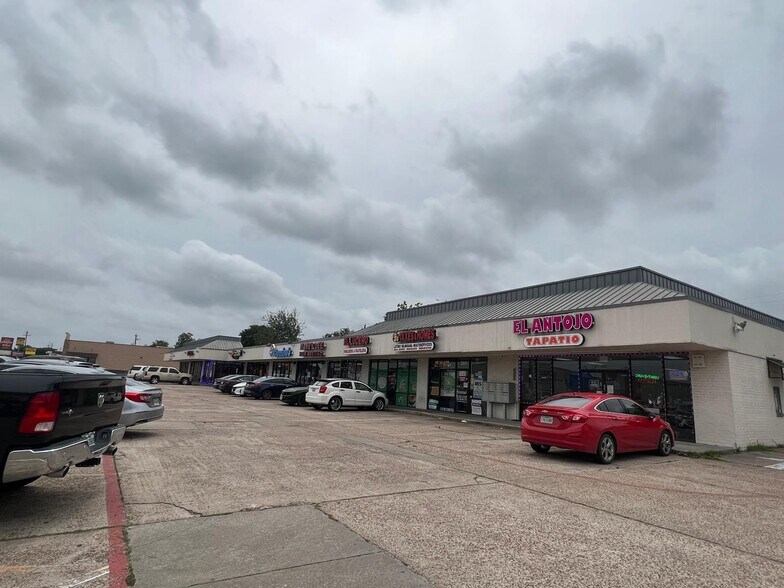 More Photos Of 1403-1447 W Mount Houston, Houston Unknown For Lease
