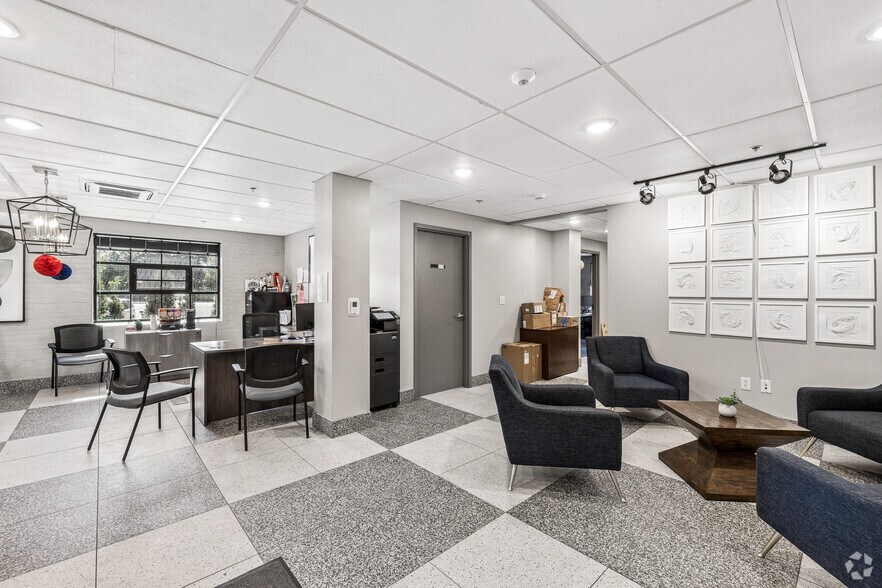 More Photos Of 811-827 Court St, Utica Apartments For Lease