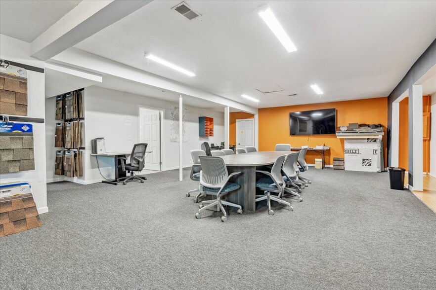 More Photos Of 1050 S Quitman St, Denver Showroom For Sale