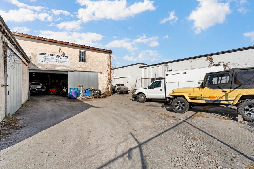 More Photos Of 803 Mcarthur St, Manchester Warehouse For Sale