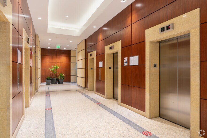 More Photos Of 1650 Arch St, Philadelphia Office For Sale