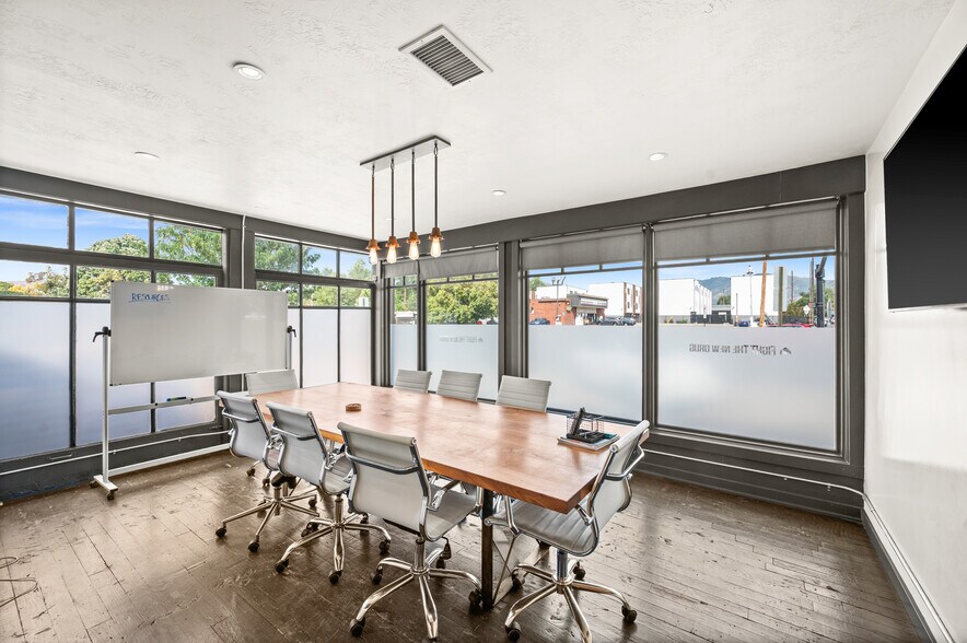 More Photos Of 1680 S Main St, Salt Lake City Freestanding For Lease