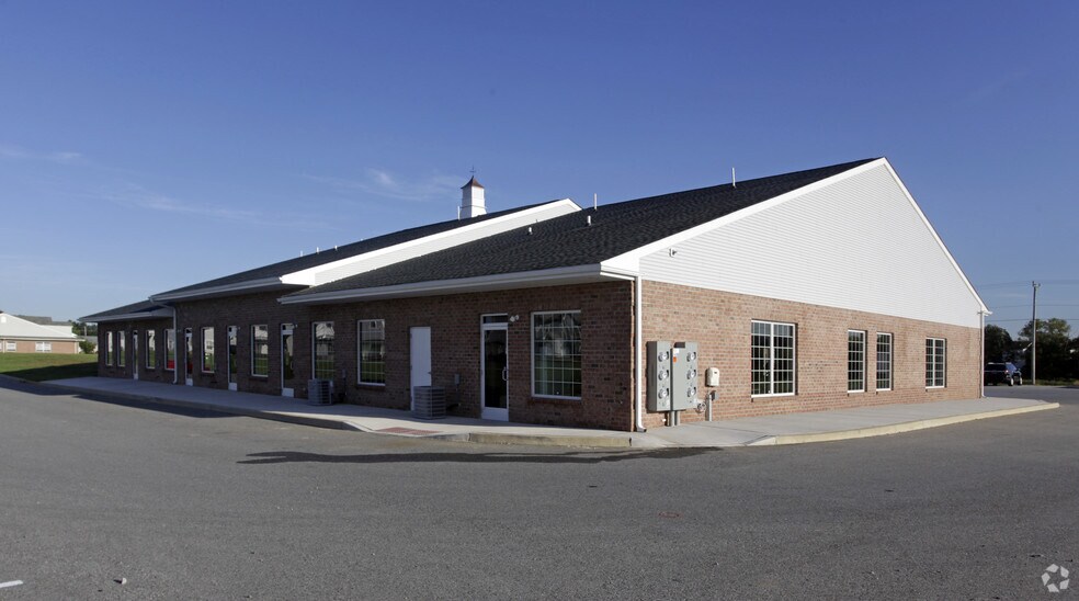 More Photos Of 671 S Carter Rd, Smyrna Office For Lease