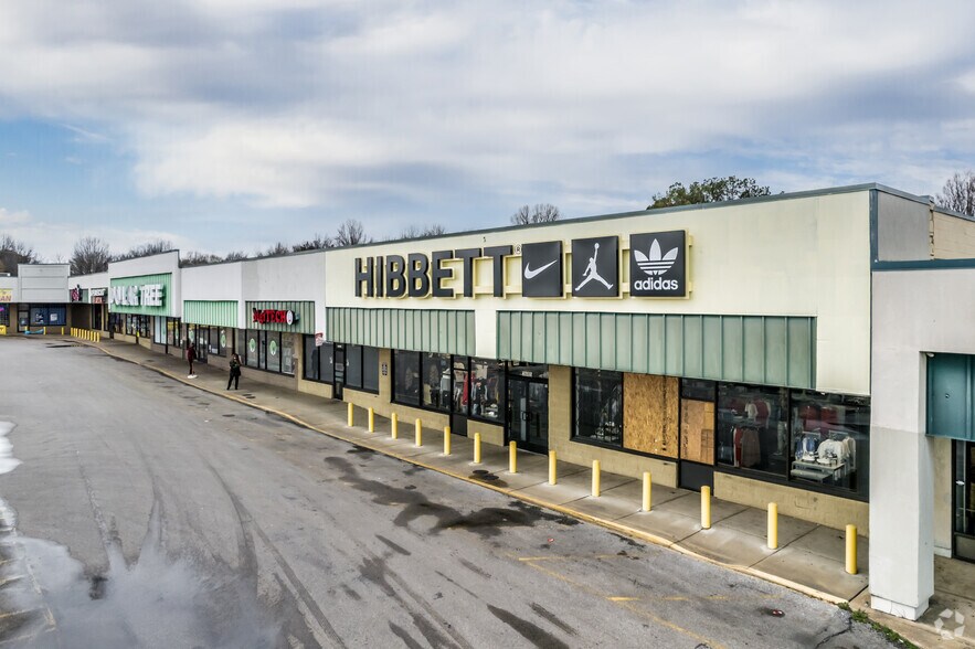 More Photos Of 3685-3721 Hickory Hill Rd, Memphis Storefront For Lease