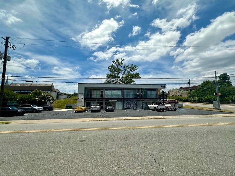 More Photos Of 788 Walnut St, Macon-Bibb Office For Lease