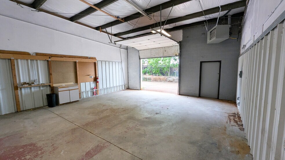 More Photos Of 2200 Chambers Rd, Aurora Warehouse For Lease