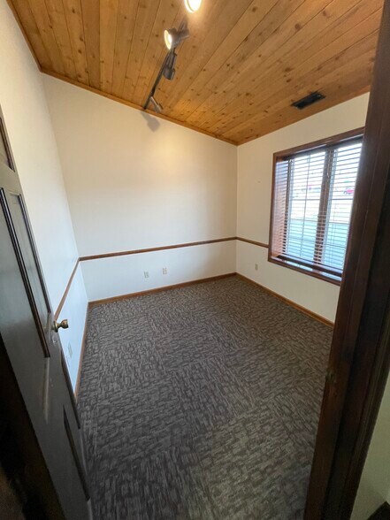 More Photos Of 8109-8115 Lima Rd, Fort Wayne Office For Lease