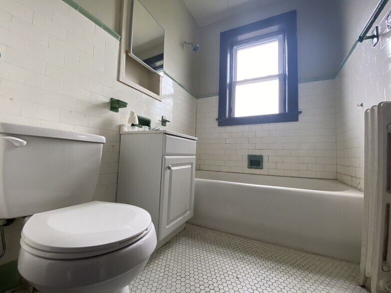 More Photos Of 11343 S King Dr, Chicago Apartments For Sale