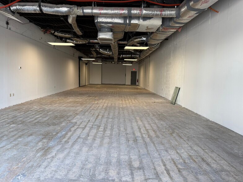 More Photos Of 5640 Rivers Ave, North Charleston General Retail For Lease