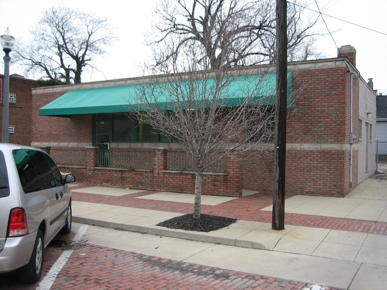 Primary Photo Of 211 Third St, Fairport Harbor Office For Sale