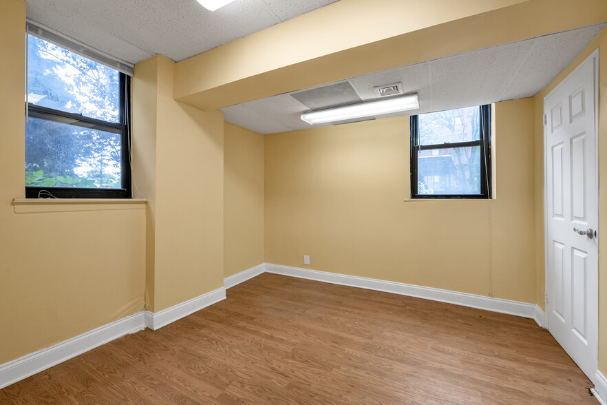 More Photos Of 2 W End Ave, Brooklyn Apartments For Lease