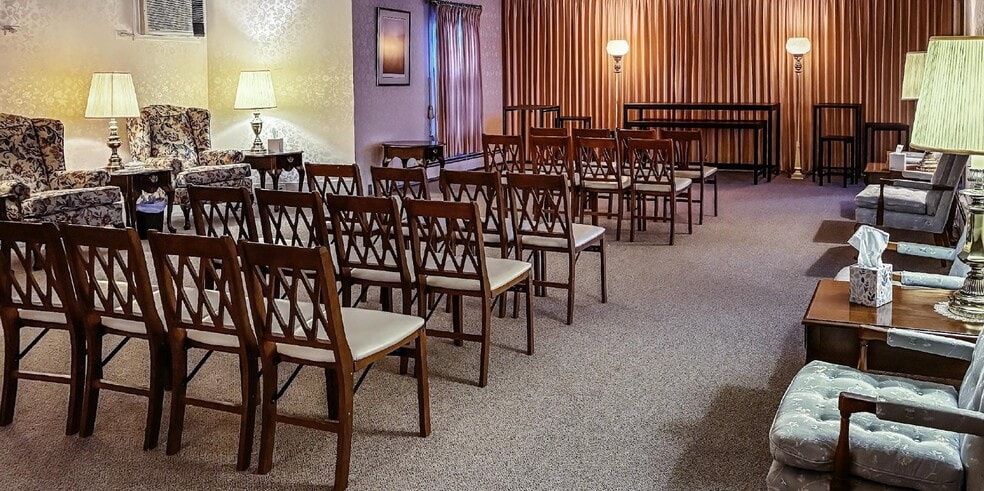 More Photos Of 425 Main St, Franklin Funeral Home For Sale