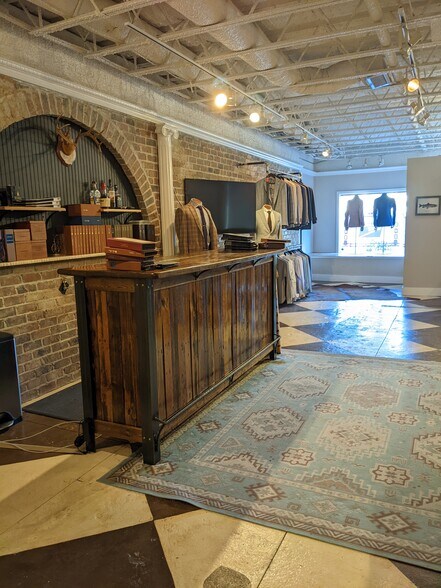 More Photos Of 24 E Andrews Dr NW, Atlanta Storefront For Lease