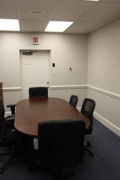 More Photos Of 215 Church St, Lenoir Office For Sale